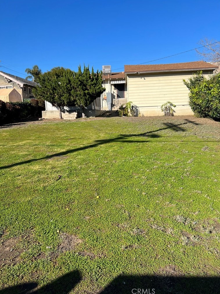 236 127th St, Los Angeles CA  90061-2345 exterior