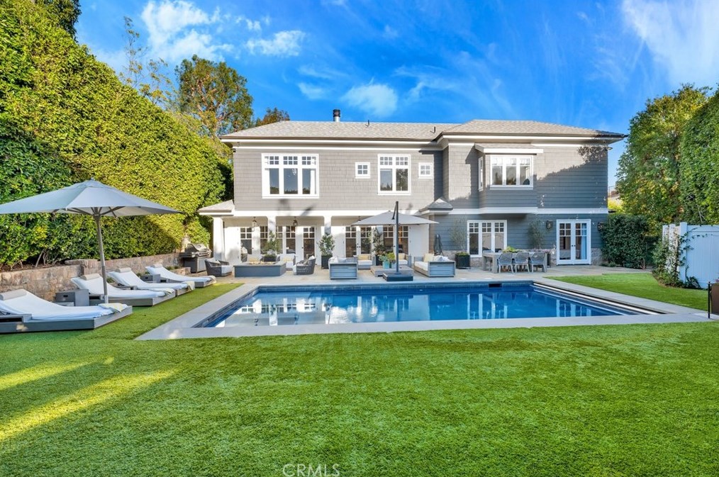 321 Saltair Ave, Los Angeles CA  90049-2914 exterior
