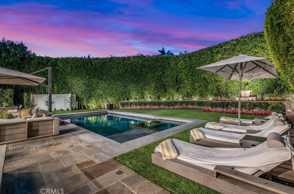 321 Saltair Ave, Los Angeles CA  90049-2914 exterior