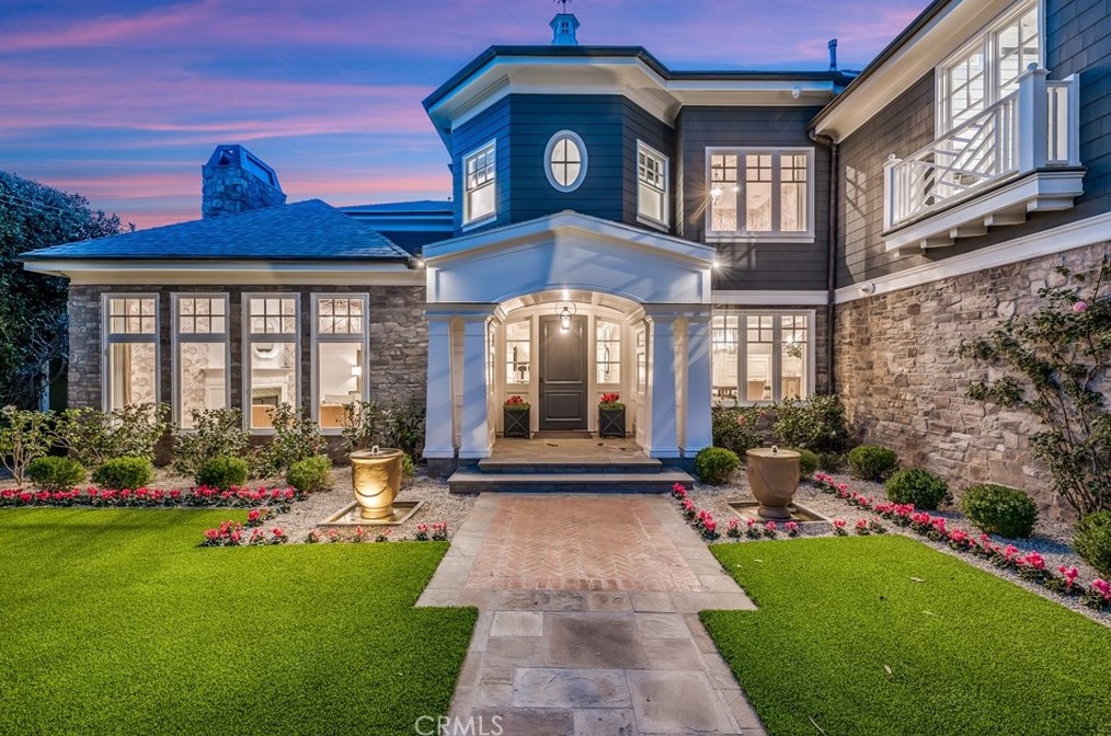 321 Saltair Ave, Los Angeles CA  90049-2914 exterior