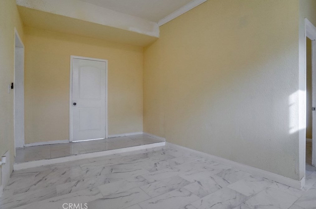 4800 Venice Blvd, Los Angeles CA  90006-5238 exterior