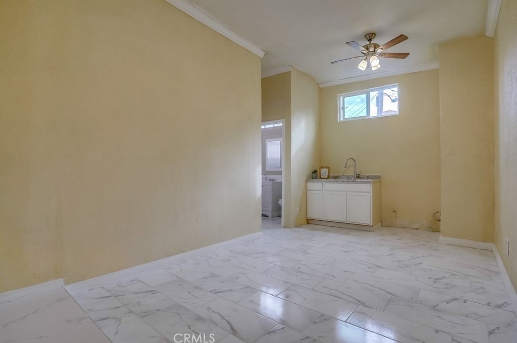 4800 Venice Blvd, Los Angeles CA  90006-5238 exterior