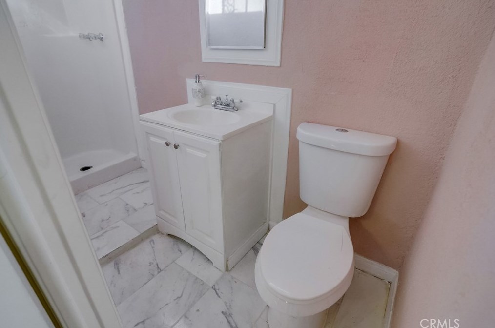 4800 Venice Blvd, Los Angeles CA  90006-5238 exterior