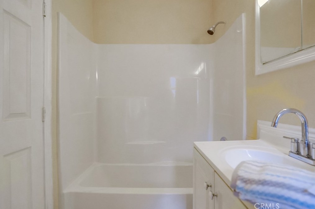 4800 Venice Blvd, Los Angeles CA  90006-5238 exterior