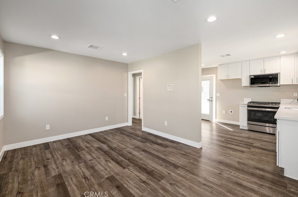 5124 135th St, Hawthorne CA  90250-5630 exterior