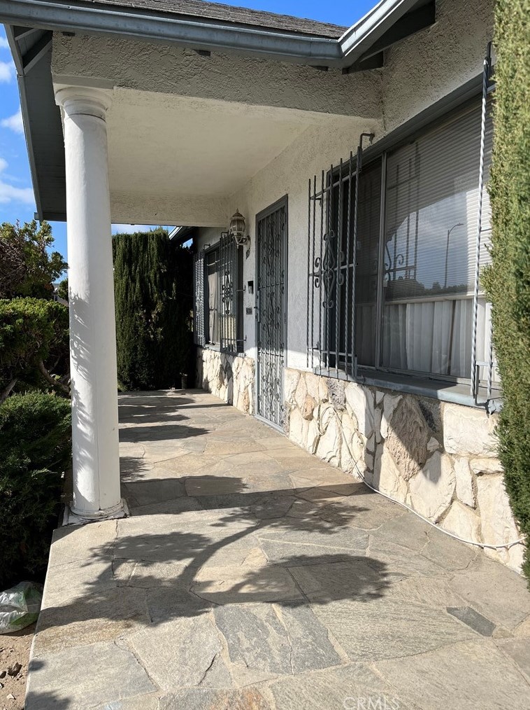 305 115th St, Los Angeles CA  90061-2901 exterior