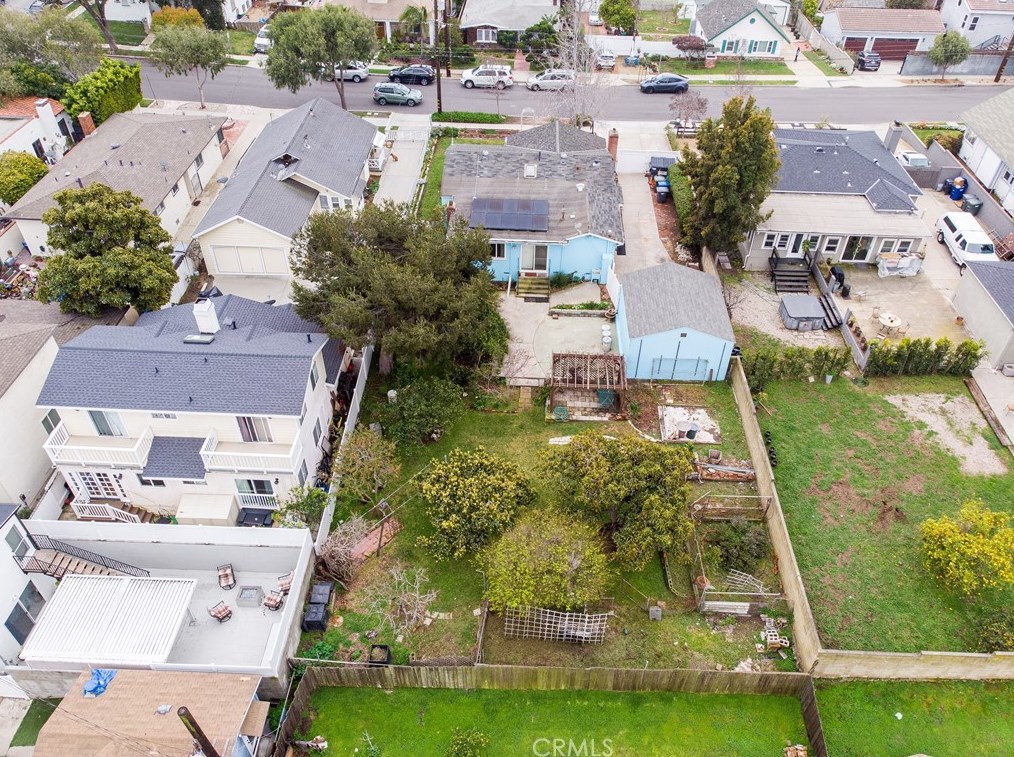 525 Maple Ave, El Segundo CA  90245-2425 exterior