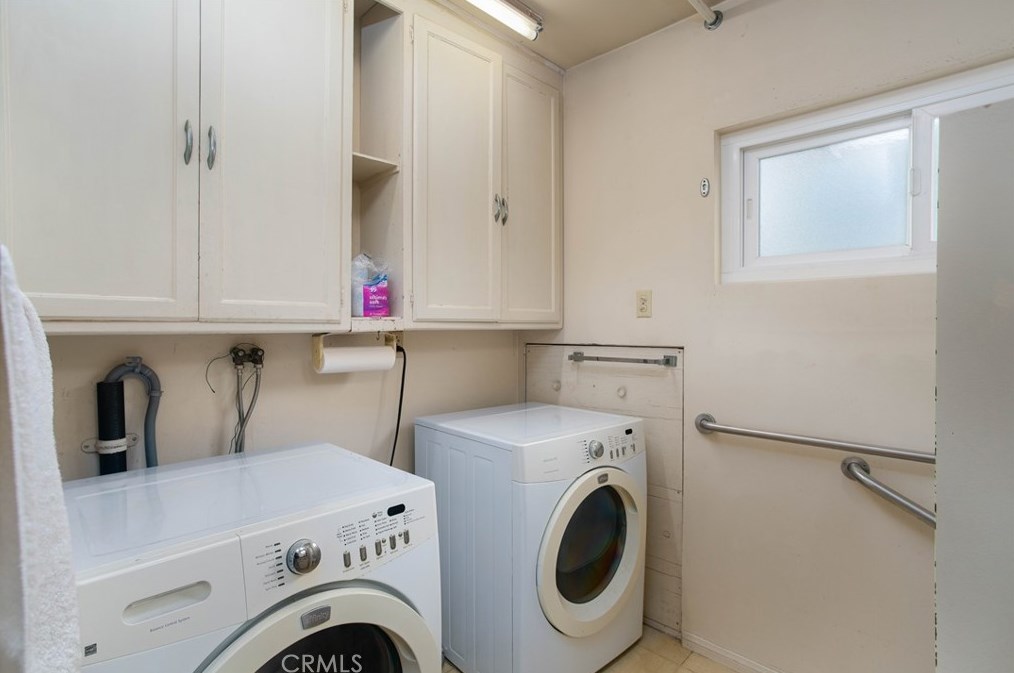 525 Maple Ave, El Segundo CA  90245-2425 exterior