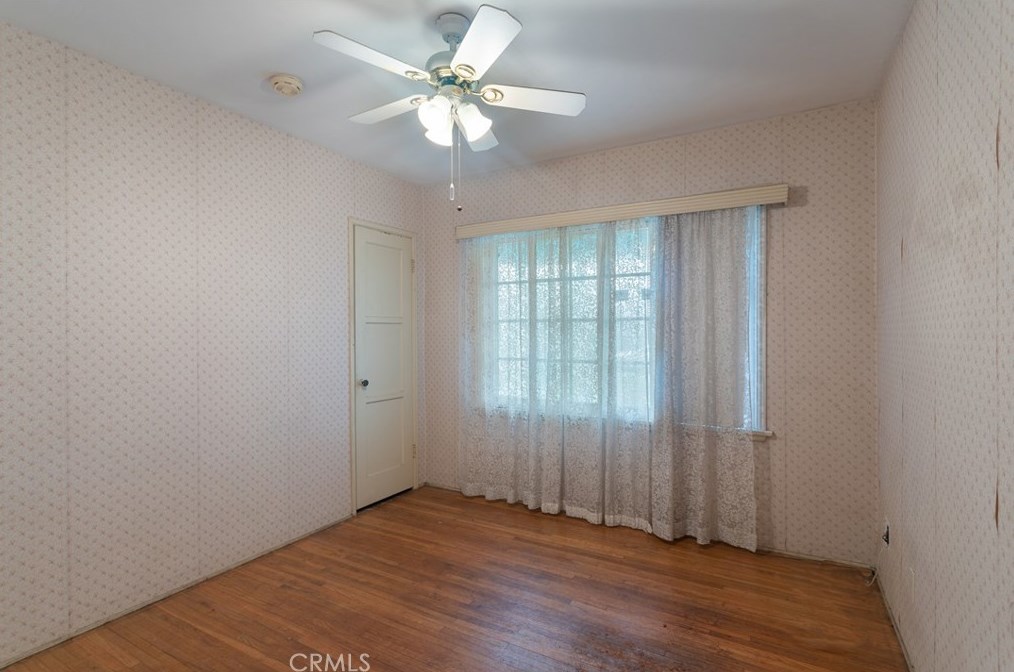 525 Maple Ave, El Segundo CA  90245-2425 exterior