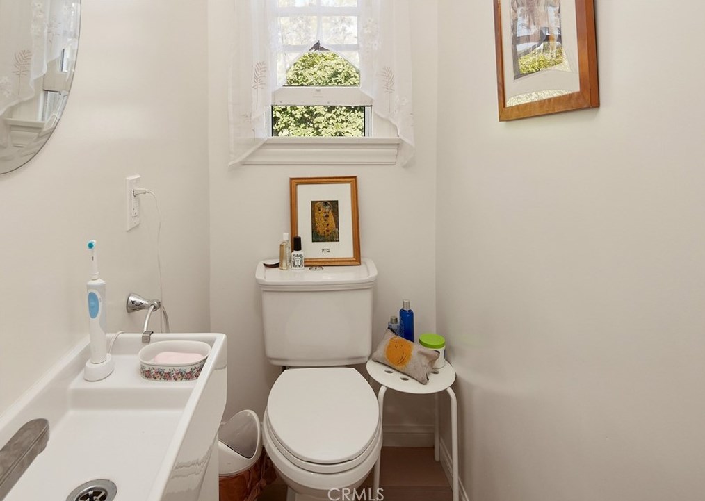 322 Loma Vista St, El Segundo CA  90245-2901 exterior