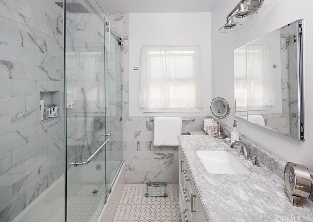 322 Loma Vista St, El Segundo CA  90245-2901 exterior