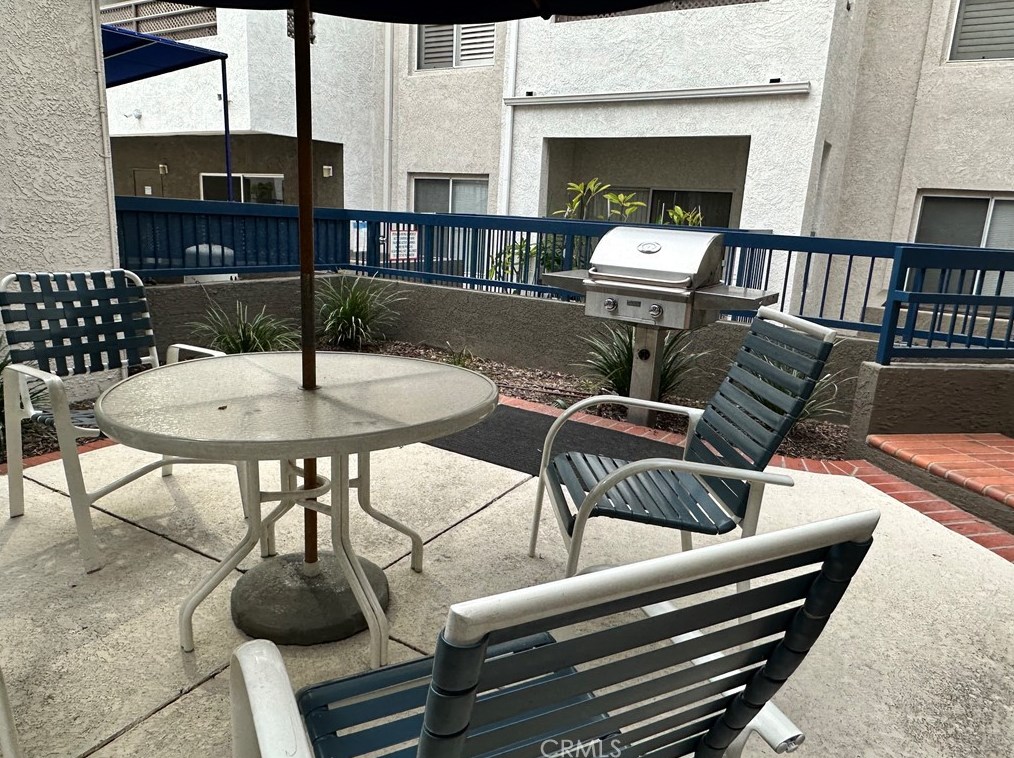 300 El Molino Ave, Pasadena CA 91101-1600 exterior