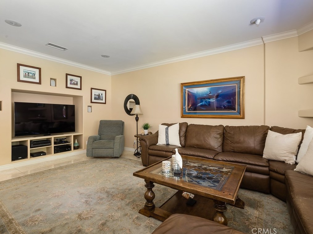 828 Penn St, El Segundo CA  90245-2511 exterior