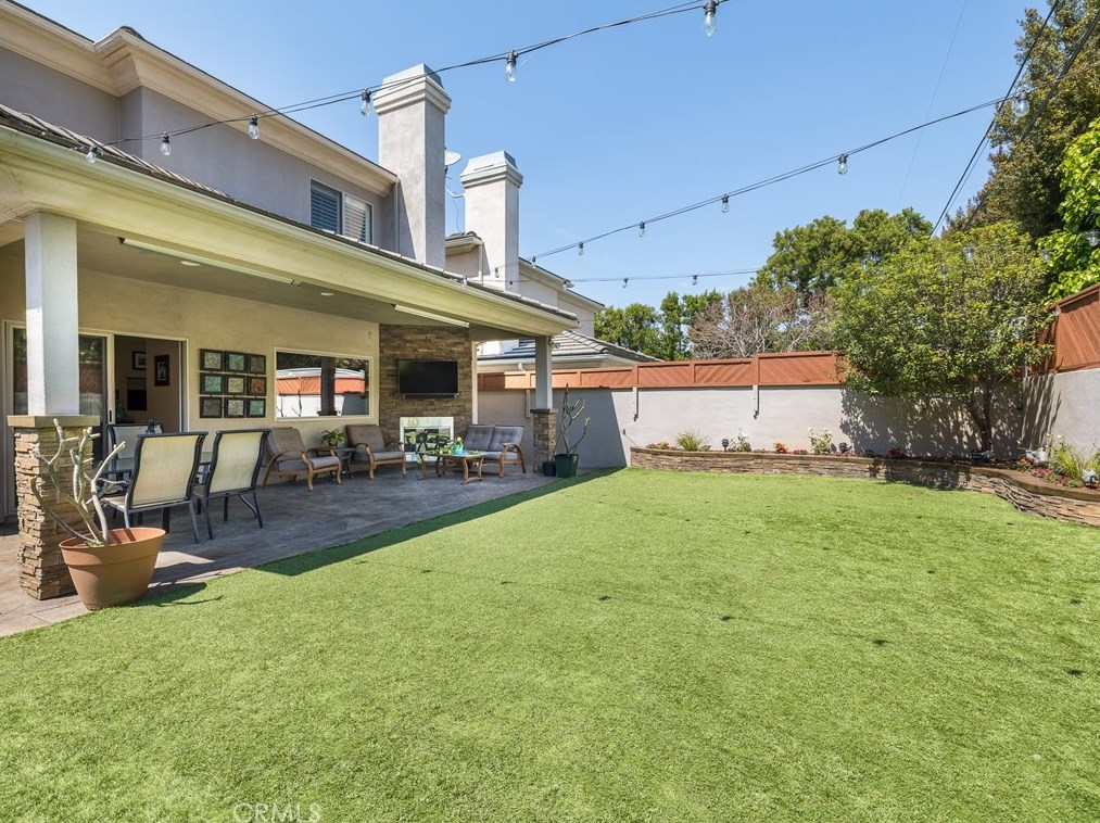 828 Penn St, El Segundo CA  90245-2511 exterior