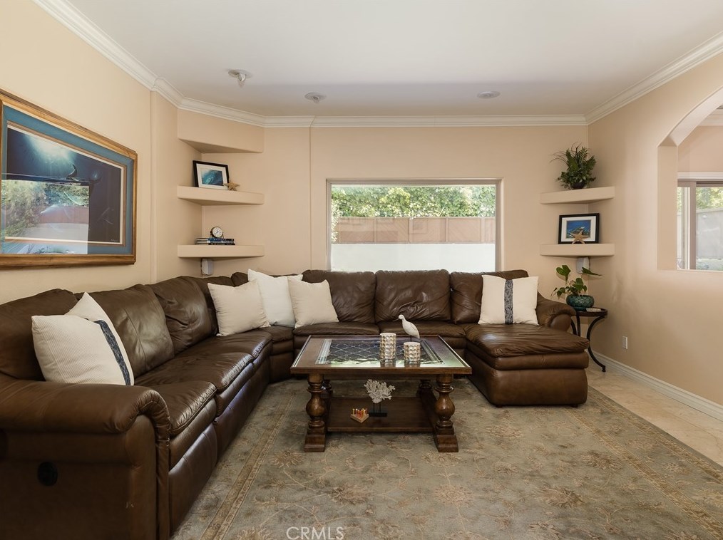 828 Penn St, El Segundo CA  90245-2511 exterior