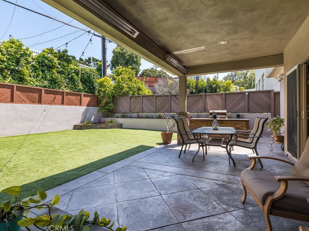 828 Penn St, El Segundo CA  90245-2511 exterior