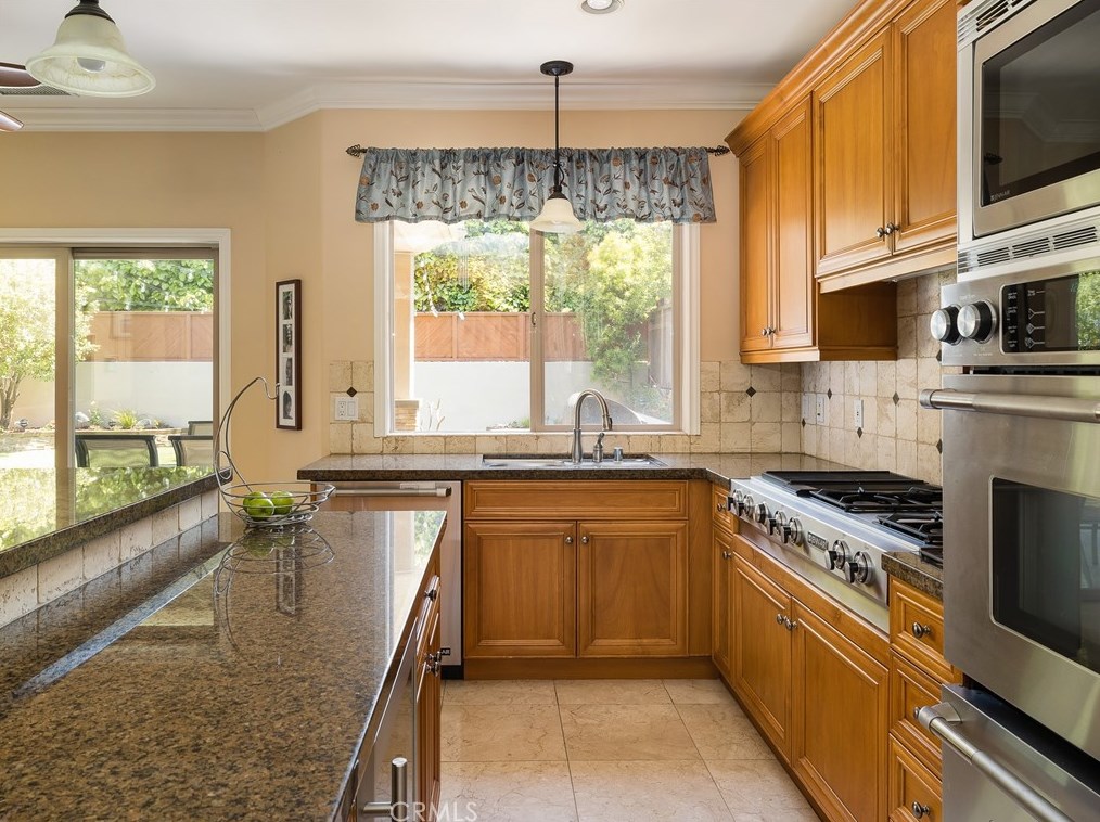 828 Penn St, El Segundo CA  90245-2511 exterior