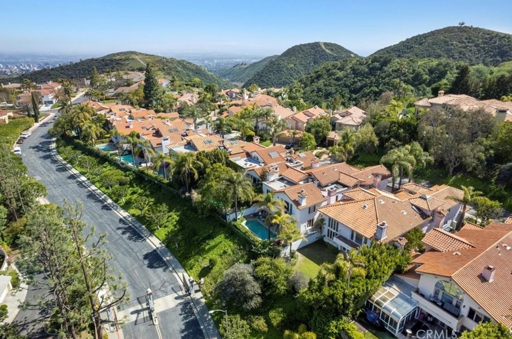 12643 Promontory Rd, Los Angeles CA  90049-6813 exterior