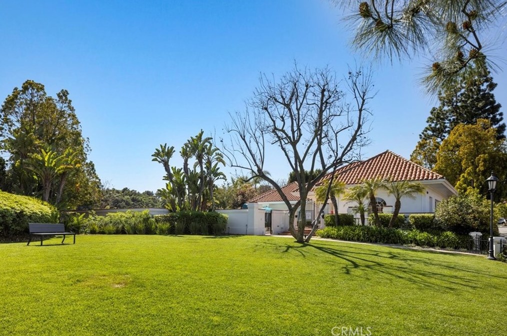 12643 Promontory Rd, Los Angeles CA  90049-6813 exterior