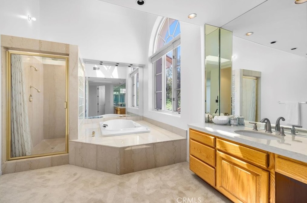 12643 Promontory Rd, Los Angeles CA  90049-6813 exterior
