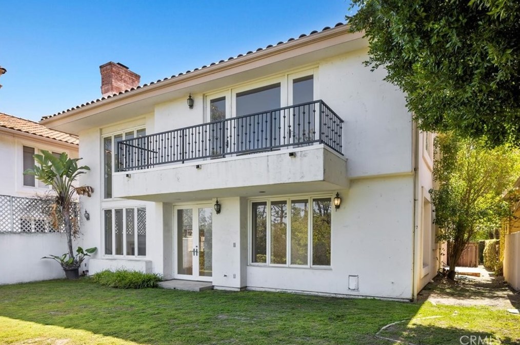 12643 Promontory Rd, Los Angeles CA  90049-6813 exterior