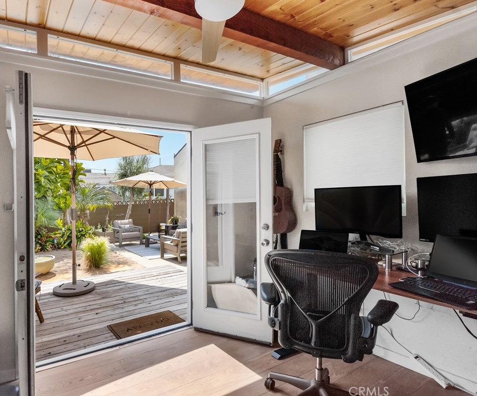3818 Lyceum Ave, Los Angeles CA  90066-4125 exterior