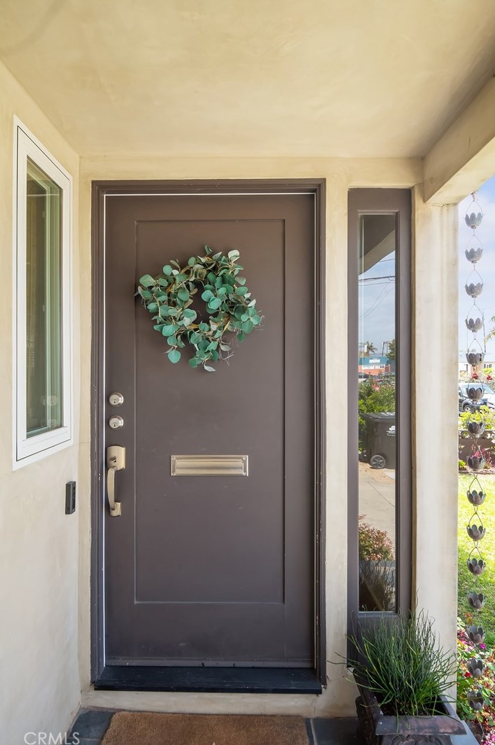 3818 Lyceum Ave, Los Angeles CA  90066-4125 exterior