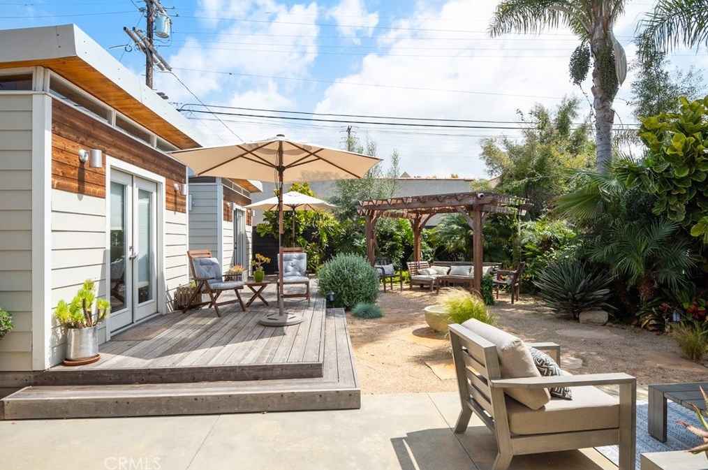 3818 Lyceum Ave, Los Angeles CA  90066-4125 exterior