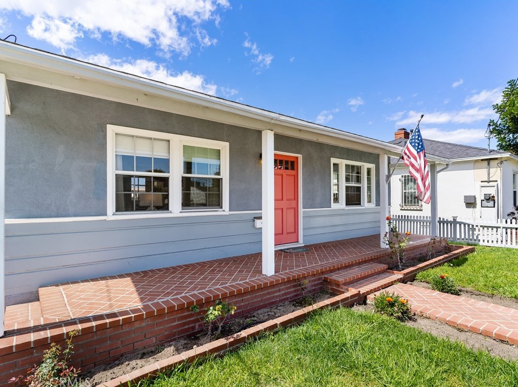 11423 Braddock Dr, Los Angeles CA  90230-5125 exterior