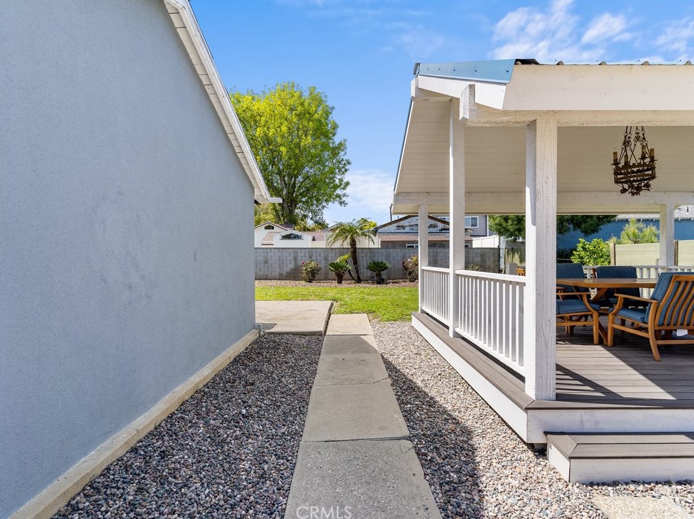 11423 Braddock Dr, Los Angeles CA  90230-5125 exterior