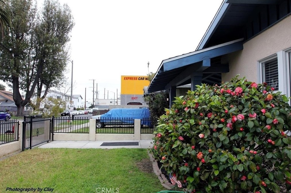 1432 58th St, Los Angeles CA  90011-4928 exterior