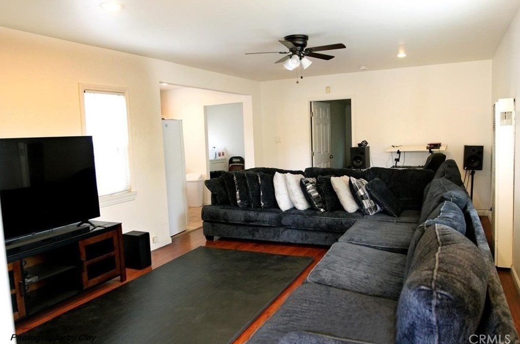 1432 58th St, Los Angeles CA  90011-4928 exterior