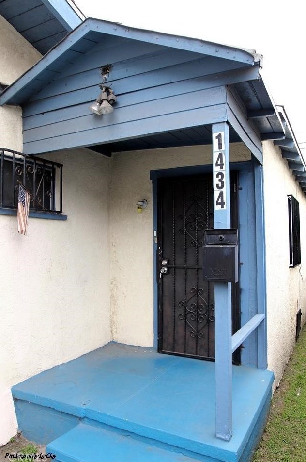 1432 58th St, Los Angeles CA  90011-4928 exterior