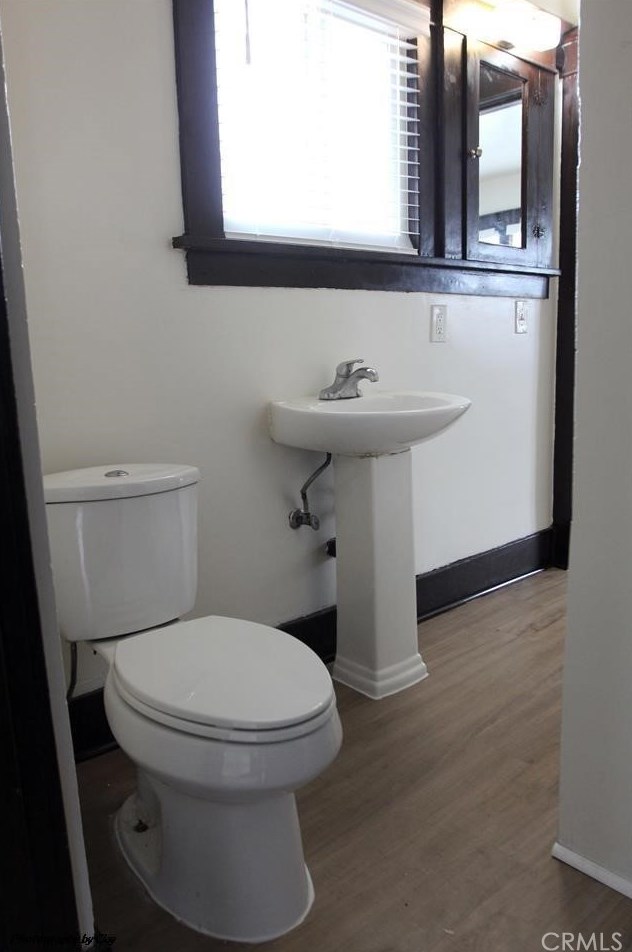 1432 58th St, Los Angeles CA  90011-4928 exterior