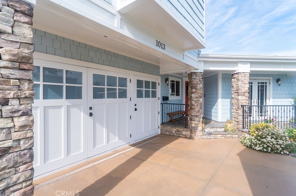 1013 Walnut Ave, El Segundo CA  90245-2550 exterior