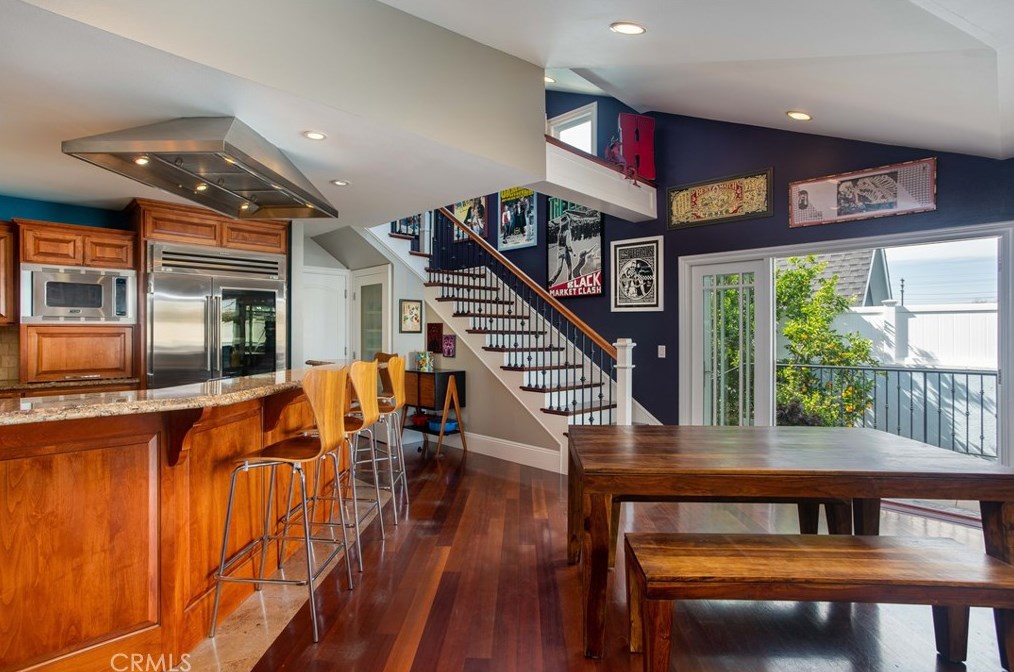 1013 Walnut Ave, El Segundo CA  90245-2550 exterior