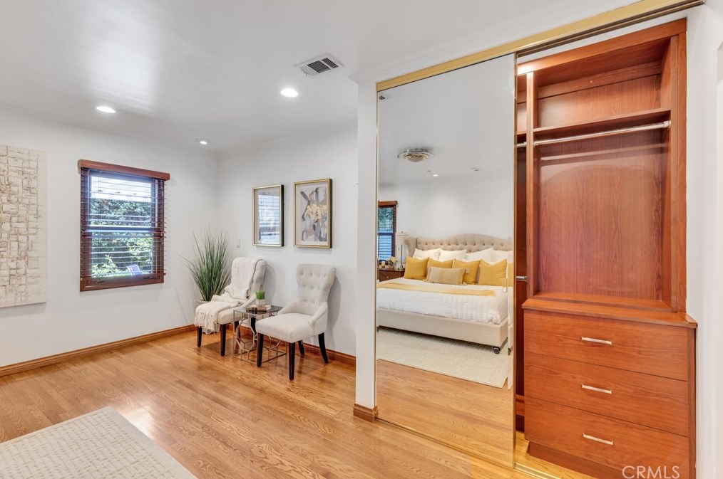 9619 Monte Mar Dr, Los Angeles CA  90035-4015 exterior