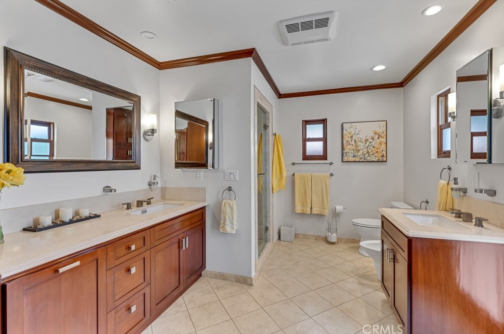 9619 Monte Mar Dr, Los Angeles CA  90035-4015 exterior
