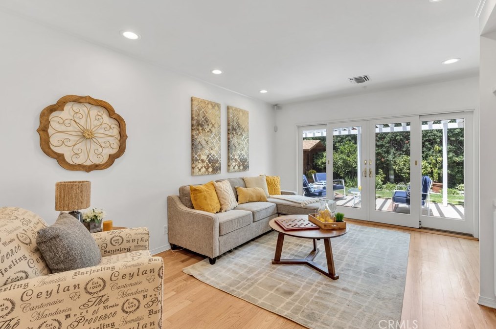 9619 Monte Mar Dr, Los Angeles CA  90035-4015 exterior