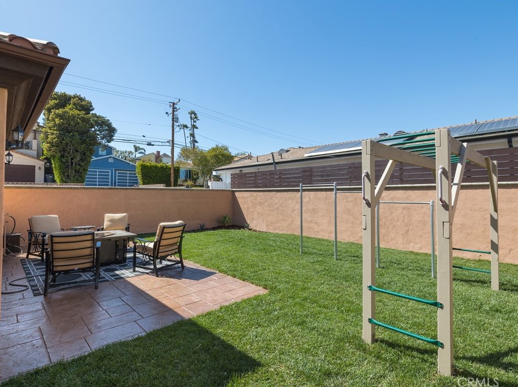 539 Maple Ave, El Segundo CA  90245-2425 exterior