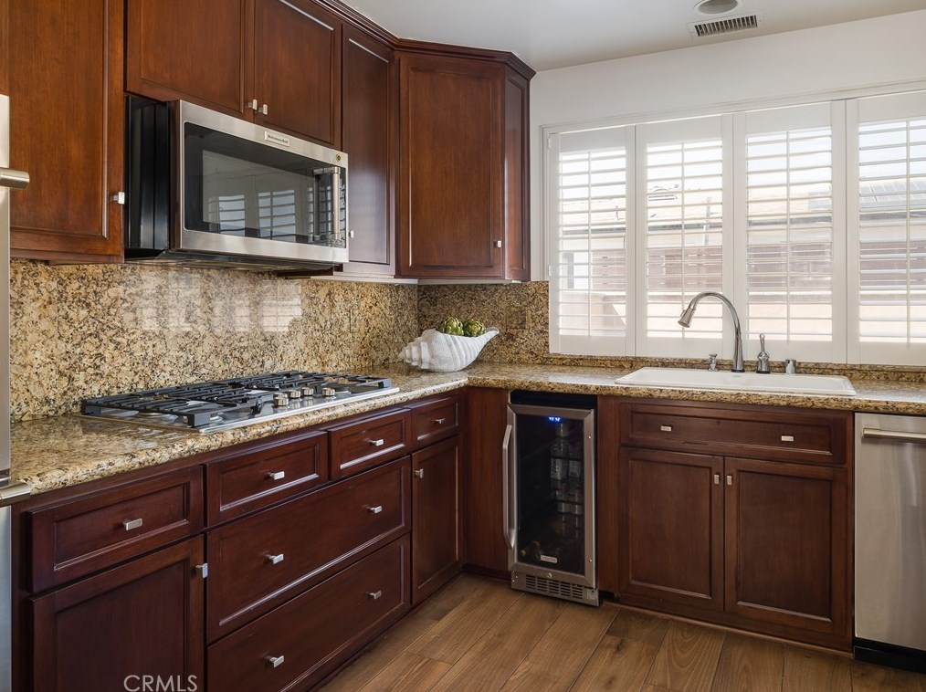 539 Maple Ave, El Segundo CA  90245-2425 exterior