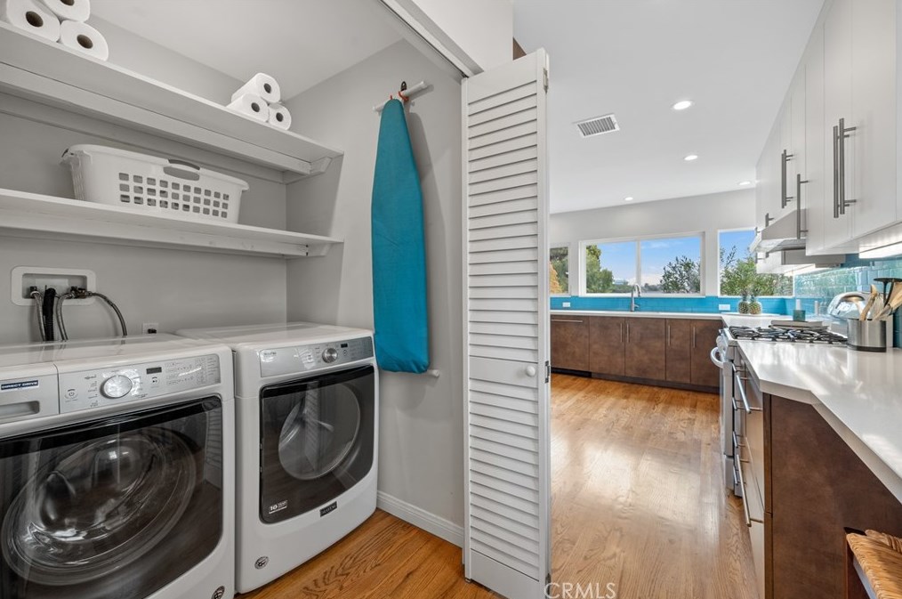 801 Bungalow Dr, El Segundo CA  90245-2540 exterior