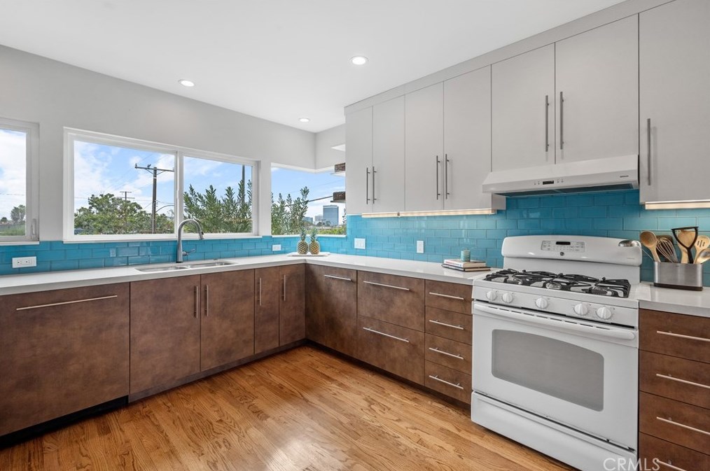 801 Bungalow Dr, El Segundo CA  90245-2540 exterior