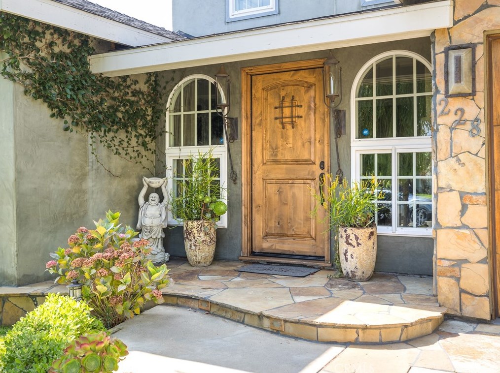 228 Maple Ave, El Segundo CA  90245-2330 exterior