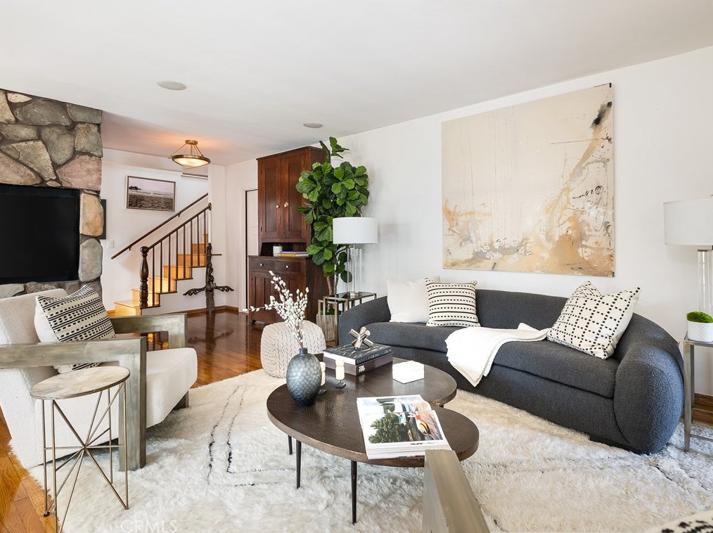 228 Maple Ave, El Segundo CA  90245-2330 exterior