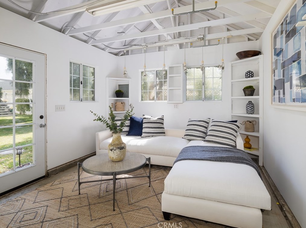 228 Maple Ave, El Segundo CA  90245-2330 exterior