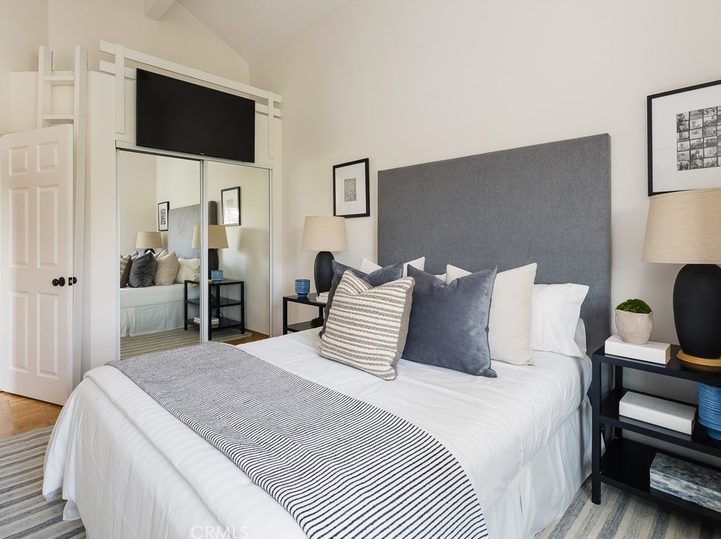 228 Maple Ave, El Segundo CA  90245-2330 exterior