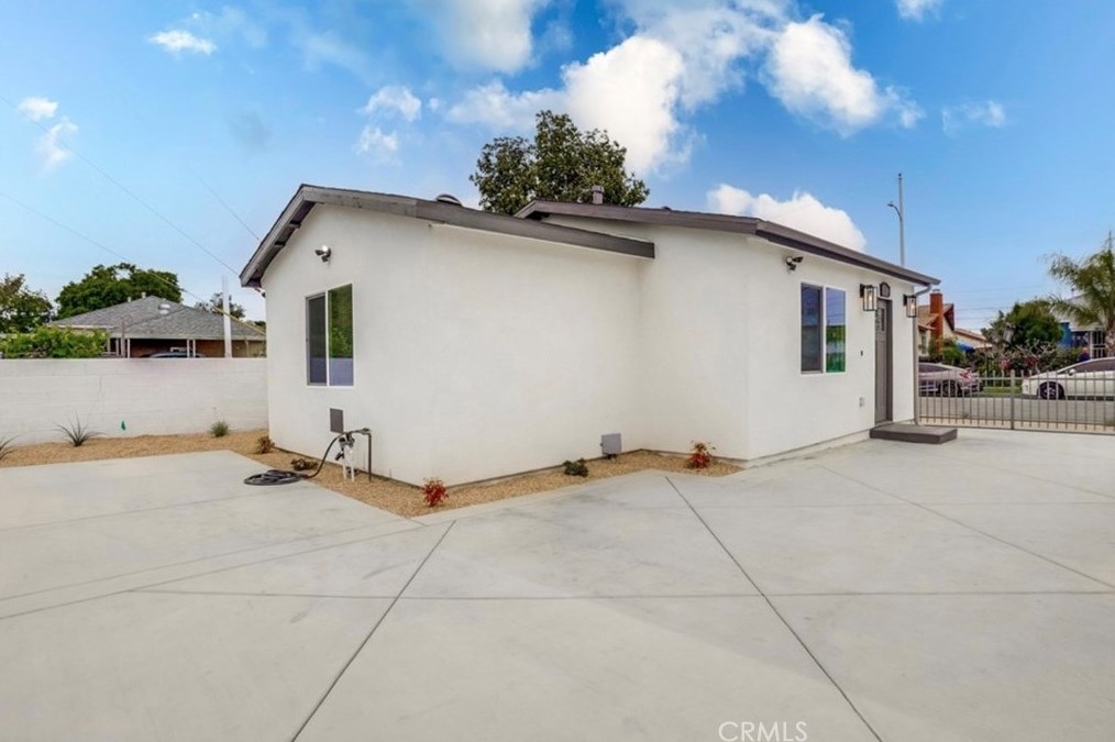 15221 Ibex Ave, Norwalk CA  90650-6635 exterior