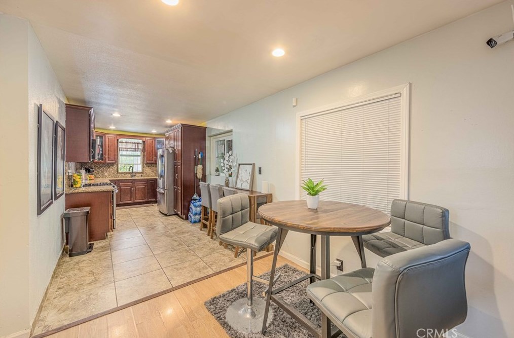 1118 Lanzit Ave, Los Angeles CA  90059-1552 exterior