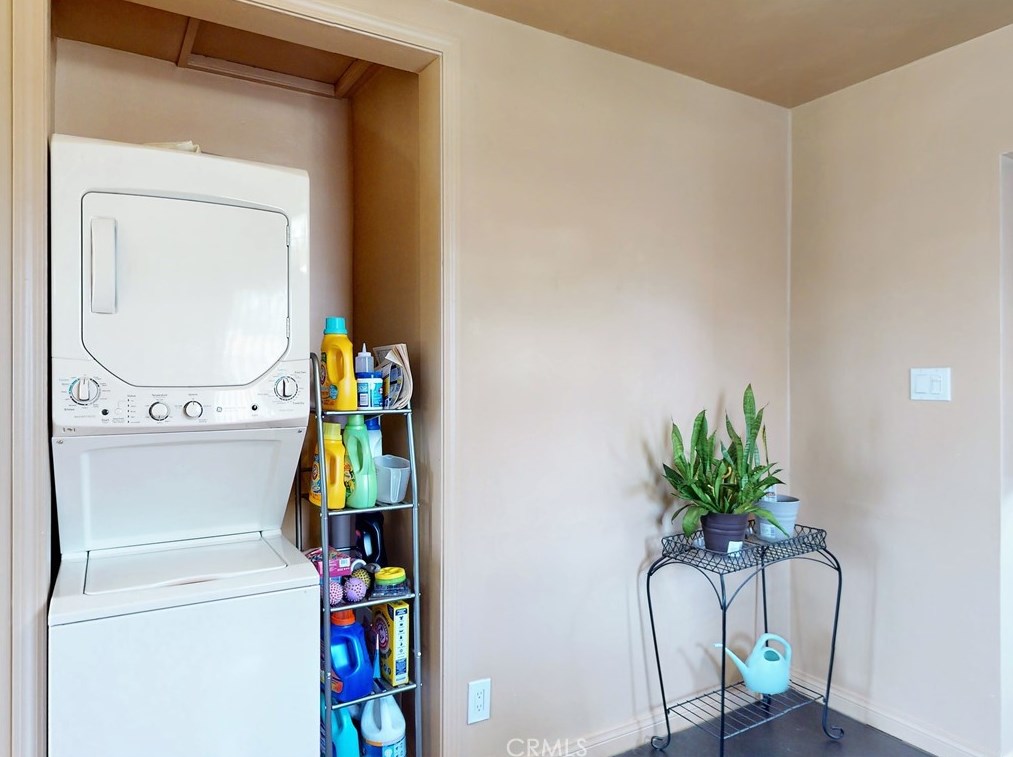 10514 Haas Ave, Los Angeles CA  90047-4334 exterior